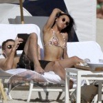 1 58 150x150 Pics: Robert Pattinson & his girlfriend cuddle up at the beach 