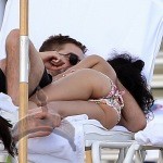 1 68 150x150 Pics: Robert Pattinson & his girlfriend cuddle up at the beach 