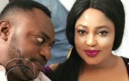 Ooduarere - Odunlade Adekola pictured Looking @Biodun Okeowo's Cleavage (Pics)