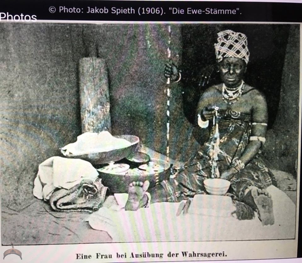 1906 picture of an Ìyánífá among the Ewe people.