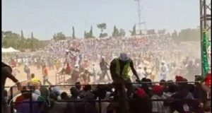 unpaid PDP rented crowd