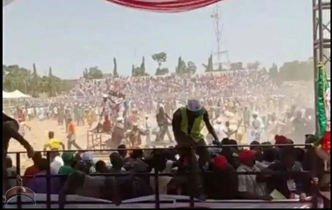 unpaid PDP rented crowd