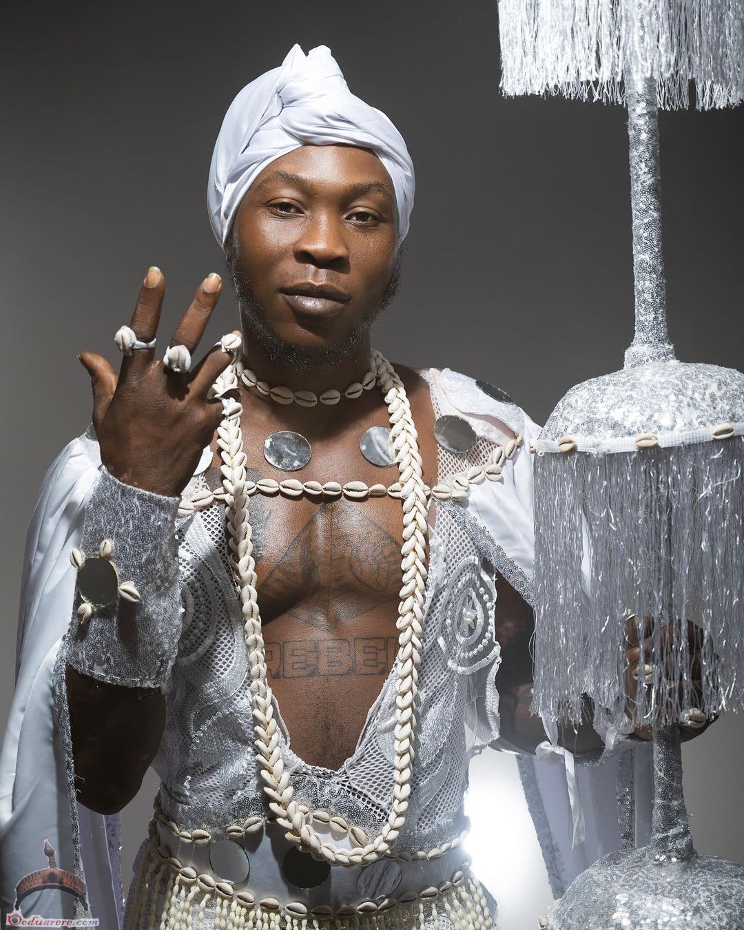 Ọbatala, Obatasaa Oba Takun Takun: Seun Kuti Glows in Forefathers Atire as he celebrates his 40th Birthday.