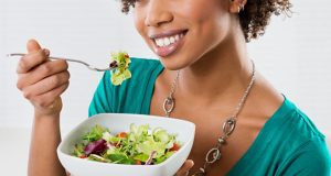 woman eating healthy