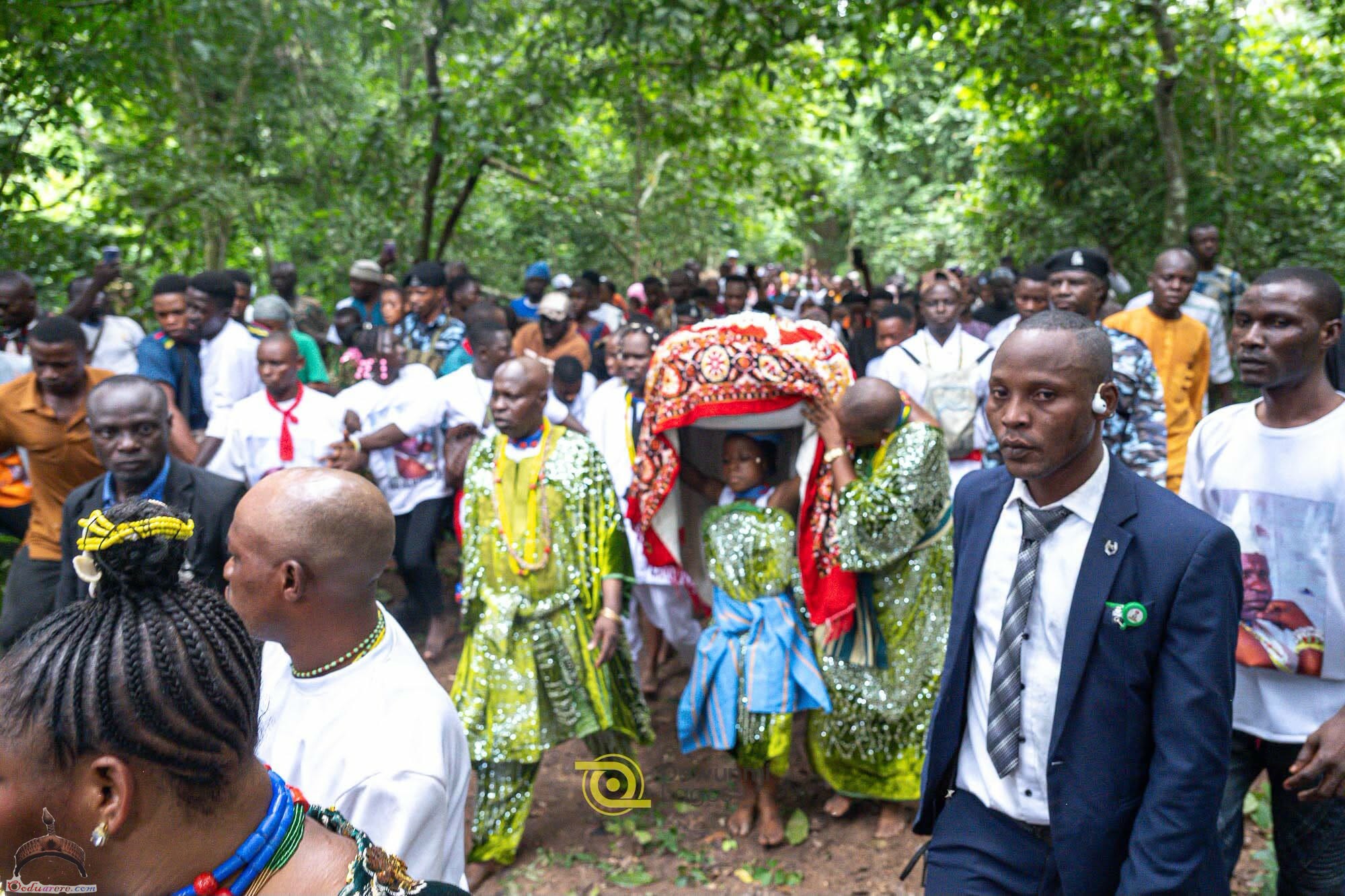 Osun is the Òrìsà Olómo (The Mother of Children).
